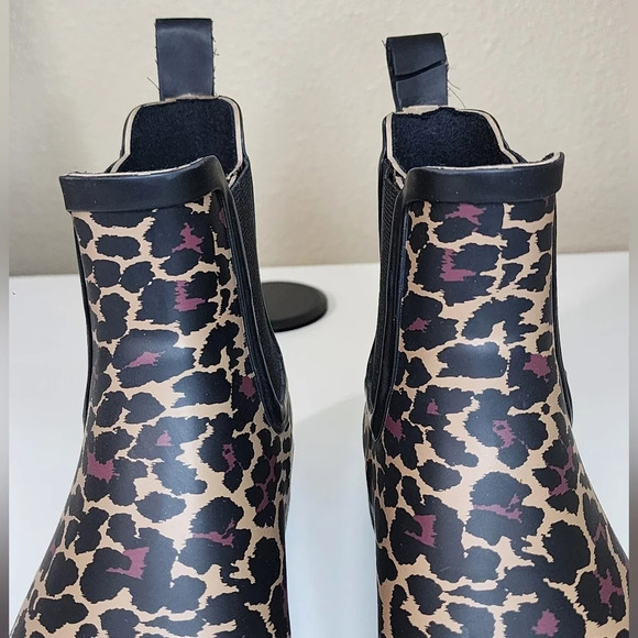 J. CREW Pull on Leopard Short Ankle Boot - Picture 3 of 11